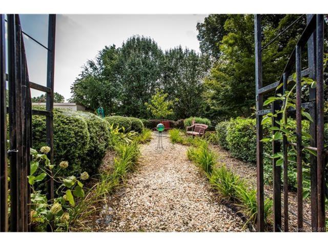 Matthews Manor Bed & Breakfast Luaran gambar